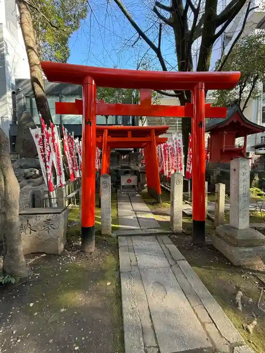 若宮八幡社の{uncategorized: "未分類", other: "その他", undefined: "問題あり", building: "その他建物", grave: "お墓", sacred_gate: "鳥居", guardian: "狛犬", statue: "像", buddha: "仏像", history: "歴史", nature: "自然", garden: "庭園", animal: "動物", pagoda: "塔", temizu: "手水舎", mountain_gate: "山門・神門", sanctuary: "本殿・本堂", subordinate: "末社・摂社", art: "芸術", scenery: "景色", jizo: "地蔵", ema: "絵馬", goshuin: "御朱印", omikuji: "おみくじ", items: "授与品その他", amulet: "お守り", goshuincho: "御朱印帳", eats: "食事", festival: "お祭り", votive_dance: "神楽", shichigosan: "七五三参", wedding: "結婚式", experience: "体験その他", initially: "初詣", around: "周辺", anti_infection: "感染症対策"}