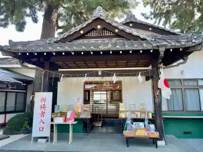中野沼袋氷川神社の{uncategorized: "未分類", other: "その他", undefined: "問題あり", building: "その他建物", grave: "お墓", sacred_gate: "鳥居", guardian: "狛犬", statue: "像", buddha: "仏像", history: "歴史", nature: "自然", garden: "庭園", animal: "動物", pagoda: "塔", temizu: "手水舎", mountain_gate: "山門・神門", sanctuary: "本殿・本堂", subordinate: "末社・摂社", art: "芸術", scenery: "景色", jizo: "地蔵", ema: "絵馬", goshuin: "御朱印", omikuji: "おみくじ", items: "授与品その他", amulet: "お守り", goshuincho: "御朱印帳", eats: "食事", festival: "お祭り", votive_dance: "神楽", shichigosan: "七五三参", wedding: "結婚式", experience: "体験その他", initially: "初詣", around: "周辺", anti_infection: "感染症対策"}