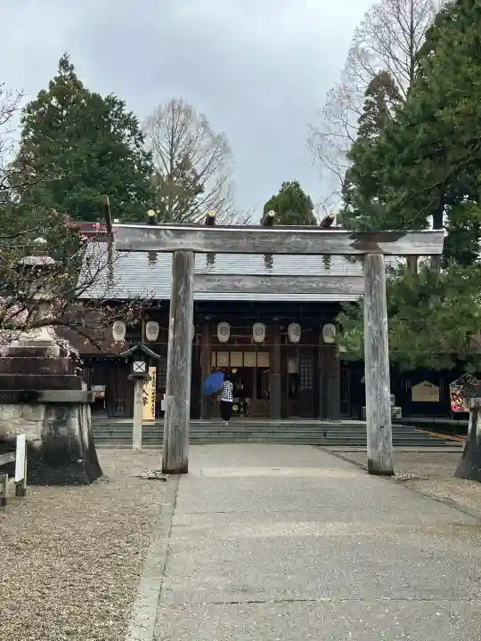 射水神社の{uncategorized: "未分類", other: "その他", undefined: "問題あり", building: "その他建物", grave: "お墓", sacred_gate: "鳥居", guardian: "狛犬", statue: "像", buddha: "仏像", history: "歴史", nature: "自然", garden: "庭園", animal: "動物", pagoda: "塔", temizu: "手水舎", mountain_gate: "山門・神門", sanctuary: "本殿・本堂", subordinate: "末社・摂社", art: "芸術", scenery: "景色", jizo: "地蔵", ema: "絵馬", goshuin: "御朱印", omikuji: "おみくじ", items: "授与品その他", amulet: "お守り", goshuincho: "御朱印帳", eats: "食事", festival: "お祭り", votive_dance: "神楽", shichigosan: "七五三参", wedding: "結婚式", experience: "体験その他", initially: "初詣", around: "周辺", anti_infection: "感染症対策"}