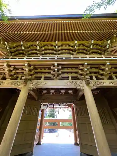 健軍神社の山門