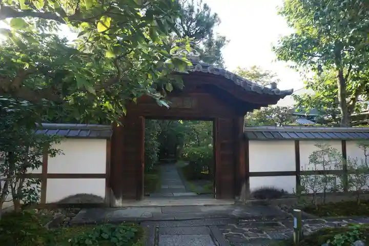 圓徳院の山門・神門