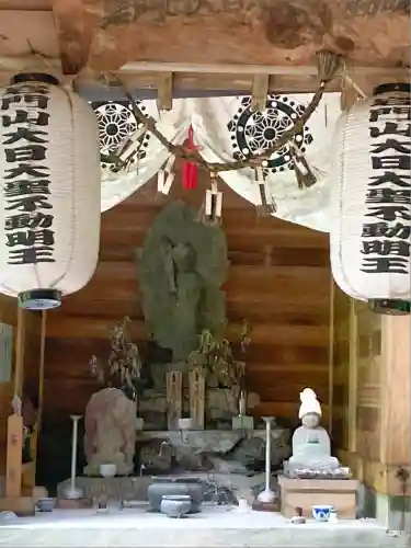 岩門の滝神社(岐阜県)