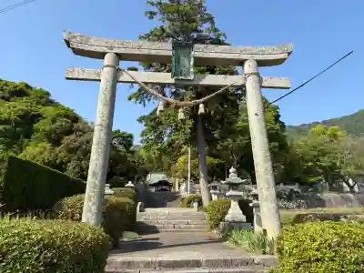 春日神社の{uncategorized: "未分類", other: "その他", undefined: "問題あり", building: "その他建物", grave: "お墓", sacred_gate: "鳥居", guardian: "狛犬", statue: "像", buddha: "仏像", history: "歴史", nature: "自然", garden: "庭園", animal: "動物", pagoda: "塔", temizu: "手水舎", mountain_gate: "山門・神門", sanctuary: "本殿・本堂", subordinate: "末社・摂社", art: "芸術", scenery: "景色", jizo: "地蔵", ema: "絵馬", goshuin: "御朱印", omikuji: "おみくじ", items: "授与品その他", amulet: "お守り", goshuincho: "御朱印帳", eats: "食事", festival: "お祭り", votive_dance: "神楽", shichigosan: "七五三参", wedding: "結婚式", experience: "体験その他", initially: "初詣", around: "周辺", anti_infection: "感染症対策"}