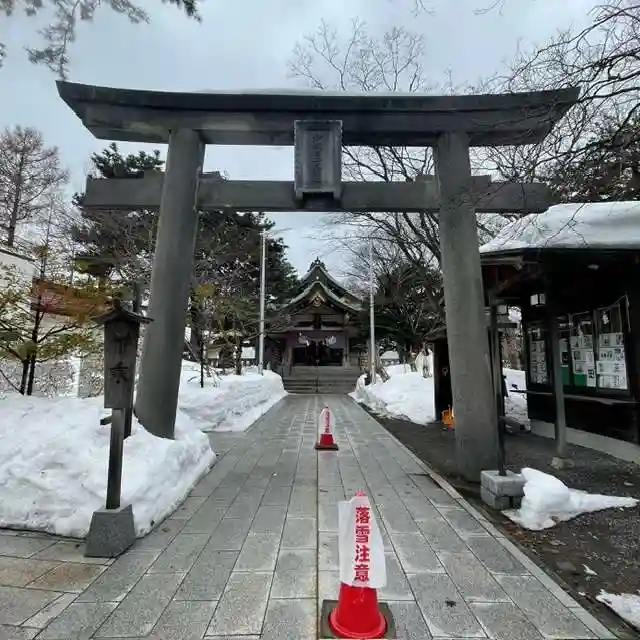 彌彦神社 (伊夜日子神社)の鳥居