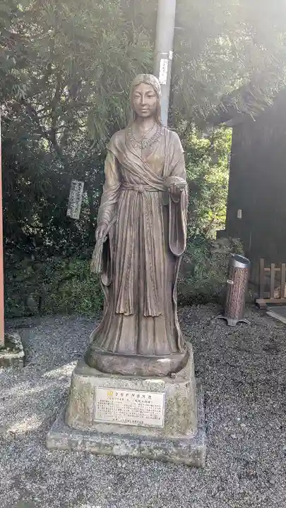 天岩戸神社の像