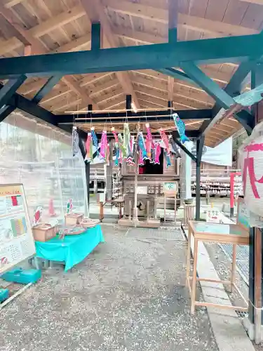 鏑八幡神社の{uncategorized: "未分類", other: "その他", undefined: "問題あり", building: "その他建物", grave: "お墓", sacred_gate: "鳥居", guardian: "狛犬", statue: "像", buddha: "仏像", history: "歴史", nature: "自然", garden: "庭園", animal: "動物", pagoda: "塔", temizu: "手水舎", mountain_gate: "山門・神門", sanctuary: "本殿・本堂", subordinate: "末社・摂社", art: "芸術", scenery: "景色", jizo: "地蔵", ema: "絵馬", goshuin: "御朱印", omikuji: "おみくじ", items: "授与品その他", amulet: "お守り", goshuincho: "御朱印帳", eats: "食事", festival: "お祭り", votive_dance: "神楽", shichigosan: "七五三参", wedding: "結婚式", experience: "体験その他", initially: "初詣", around: "周辺", anti_infection: "感染症対策"}