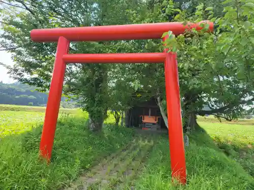 堰上明神社の鳥居