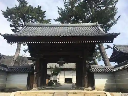 明楽寺の山門