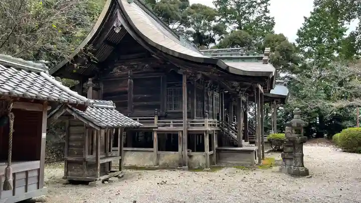 新宮神社の本殿・本堂