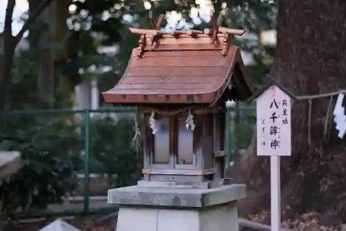 泉穴師神社の末社