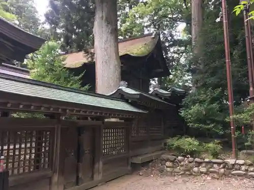 雄山神社前立社壇の本殿