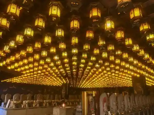 大聖院の{uncategorized: "未分類", other: "その他", undefined: "問題あり", building: "その他建物", grave: "お墓", sacred_gate: "鳥居", guardian: "狛犬", statue: "像", buddha: "仏像", history: "歴史", nature: "自然", garden: "庭園", animal: "動物", pagoda: "塔", temizu: "手水舎", mountain_gate: "山門・神門", sanctuary: "本殿・本堂", subordinate: "末社・摂社", art: "芸術", scenery: "景色", jizo: "地蔵", ema: "絵馬", goshuin: "御朱印", omikuji: "おみくじ", items: "授与品その他", amulet: "お守り", goshuincho: "御朱印帳", eats: "食事", festival: "お祭り", votive_dance: "神楽", shichigosan: "七五三参", wedding: "結婚式", experience: "体験その他", initially: "初詣", around: "周辺", anti_infection: "感染症対策"}