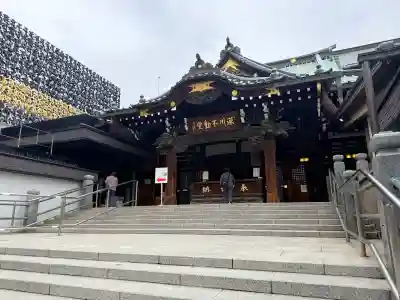 成田山深川不動堂（新勝寺東京別院）の{uncategorized: "未分類", other: "その他", undefined: "問題あり", building: "その他建物", grave: "お墓", sacred_gate: "鳥居", guardian: "狛犬", statue: "像", buddha: "仏像", history: "歴史", nature: "自然", garden: "庭園", animal: "動物", pagoda: "塔", temizu: "手水舎", mountain_gate: "山門・神門", sanctuary: "本殿・本堂", subordinate: "末社・摂社", art: "芸術", scenery: "景色", jizo: "地蔵", ema: "絵馬", goshuin: "御朱印", omikuji: "おみくじ", items: "授与品その他", amulet: "お守り", goshuincho: "御朱印帳", eats: "食事", festival: "お祭り", votive_dance: "神楽", shichigosan: "七五三参", wedding: "結婚式", experience: "体験その他", initially: "初詣", around: "周辺", anti_infection: "感染症対策"}