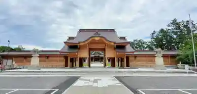 新潟縣護國神社の山門・神門