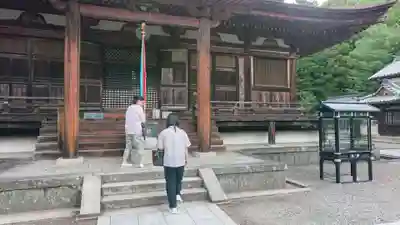 長弓寺の本殿・本堂