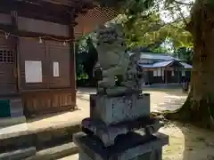 謁播神社の狛犬