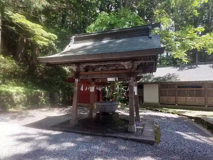 戸隠神社中社の手水舎