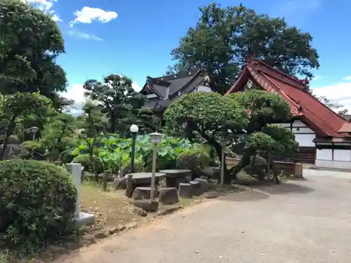 定林寺の庭園