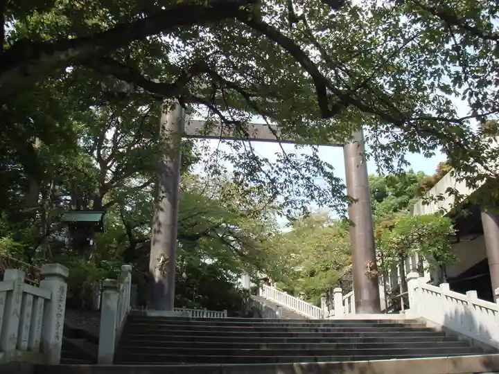 伊勢山皇大神宮の鳥居