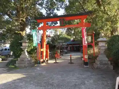 源九郎稲荷神社の鳥居
