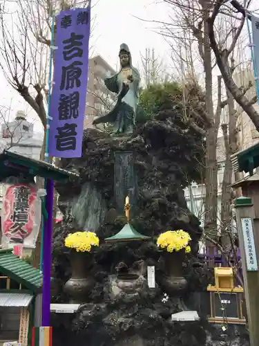 吉原神社の仏像