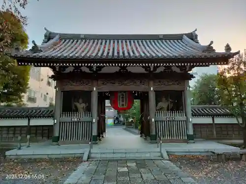 總持寺の山門