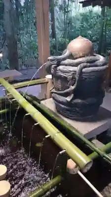 大神神社の手水舎