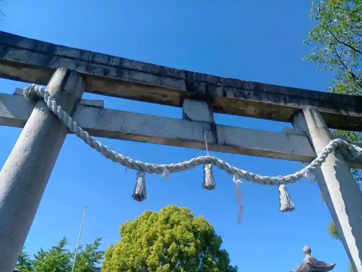 天神神社(柳津天神神社)の{uncategorized: "未分類", other: "その他", undefined: "問題あり", building: "その他建物", grave: "お墓", sacred_gate: "鳥居", guardian: "狛犬", statue: "像", buddha: "仏像", history: "歴史", nature: "自然", garden: "庭園", animal: "動物", pagoda: "塔", temizu: "手水舎", mountain_gate: "山門・神門", sanctuary: "本殿・本堂", subordinate: "末社・摂社", art: "芸術", scenery: "景色", jizo: "地蔵", ema: "絵馬", goshuin: "御朱印", omikuji: "おみくじ", items: "授与品その他", amulet: "お守り", goshuincho: "御朱印帳", eats: "食事", festival: "お祭り", votive_dance: "神楽", shichigosan: "七五三参", wedding: "結婚式", experience: "体験その他", initially: "初詣", around: "周辺", anti_infection: "感染症対策"}