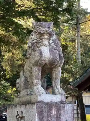 群馬県護国神社の狛犬