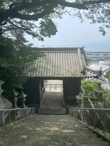 沼島八幡神社の山門・神門