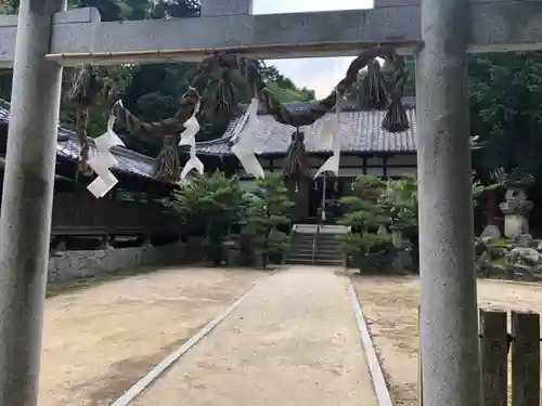 鴨山口神社の鳥居