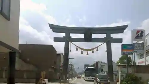 北口本宮冨士浅間神社の鳥居