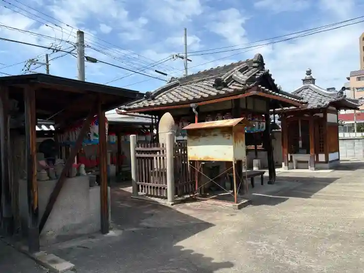 慶傳寺の{uncategorized: "未分類", other: "その他", undefined: "問題あり", building: "その他建物", grave: "お墓", sacred_gate: "鳥居", guardian: "狛犬", statue: "像", buddha: "仏像", history: "歴史", nature: "自然", garden: "庭園", animal: "動物", pagoda: "塔", temizu: "手水舎", mountain_gate: "山門・神門", sanctuary: "本殿・本堂", subordinate: "末社・摂社", art: "芸術", scenery: "景色", jizo: "地蔵", ema: "絵馬", goshuin: "御朱印", omikuji: "おみくじ", items: "授与品その他", amulet: "お守り", goshuincho: "御朱印帳", eats: "食事", festival: "お祭り", votive_dance: "神楽", shichigosan: "七五三参", wedding: "結婚式", experience: "体験その他", initially: "初詣", around: "周辺", anti_infection: "感染症対策"}
