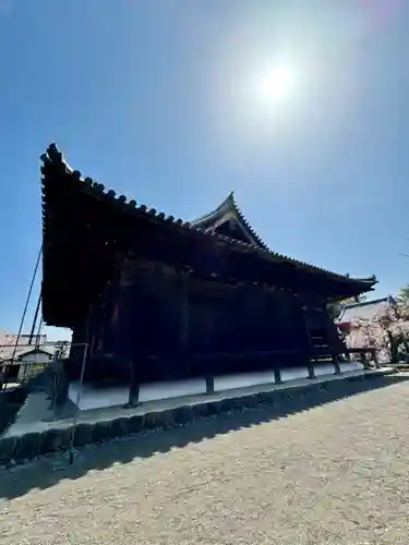 道成寺の本殿・本堂