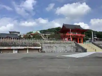 成田山名古屋別院大聖寺(犬山成田山)の山門・神門