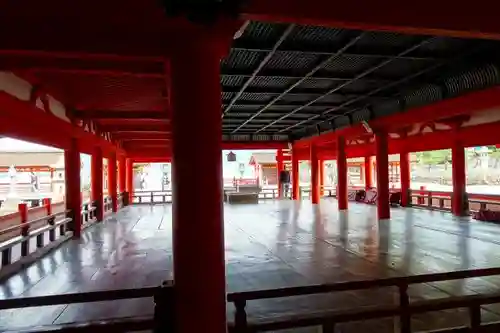 厳島神社の本殿