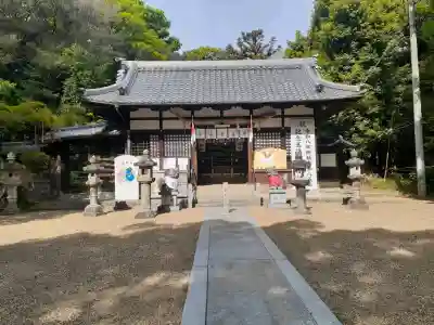 春日神社（茄子作）の{uncategorized: "未分類", other: "その他", undefined: "問題あり", building: "その他建物", grave: "お墓", sacred_gate: "鳥居", guardian: "狛犬", statue: "像", buddha: "仏像", history: "歴史", nature: "自然", garden: "庭園", animal: "動物", pagoda: "塔", temizu: "手水舎", mountain_gate: "山門・神門", sanctuary: "本殿・本堂", subordinate: "末社・摂社", art: "芸術", scenery: "景色", jizo: "地蔵", ema: "絵馬", goshuin: "御朱印", omikuji: "おみくじ", items: "授与品その他", amulet: "お守り", goshuincho: "御朱印帳", eats: "食事", festival: "お祭り", votive_dance: "神楽", shichigosan: "七五三参", wedding: "結婚式", experience: "体験その他", initially: "初詣", around: "周辺", anti_infection: "感染症対策"}