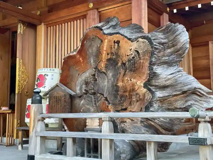 丹生川上神社(上社)の{uncategorized: "未分類", other: "その他", undefined: "問題あり", building: "その他建物", grave: "お墓", sacred_gate: "鳥居", guardian: "狛犬", statue: "像", buddha: "仏像", history: "歴史", nature: "自然", garden: "庭園", animal: "動物", pagoda: "塔", temizu: "手水舎", mountain_gate: "山門・神門", sanctuary: "本殿・本堂", subordinate: "末社・摂社", art: "芸術", scenery: "景色", jizo: "地蔵", ema: "絵馬", goshuin: "御朱印", omikuji: "おみくじ", items: "授与品その他", amulet: "お守り", goshuincho: "御朱印帳", eats: "食事", festival: "お祭り", votive_dance: "神楽", shichigosan: "七五三参", wedding: "結婚式", experience: "体験その他", initially: "初詣", around: "周辺", anti_infection: "感染症対策"}