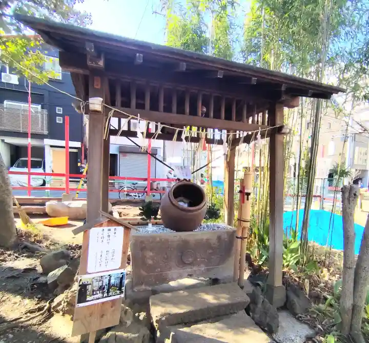四本木稲荷神社の{uncategorized: "未分類", other: "その他", undefined: "問題あり", building: "その他建物", grave: "お墓", sacred_gate: "鳥居", guardian: "狛犬", statue: "像", buddha: "仏像", history: "歴史", nature: "自然", garden: "庭園", animal: "動物", pagoda: "塔", temizu: "手水舎", mountain_gate: "山門・神門", sanctuary: "本殿・本堂", subordinate: "末社・摂社", art: "芸術", scenery: "景色", jizo: "地蔵", ema: "絵馬", goshuin: "御朱印", omikuji: "おみくじ", items: "授与品その他", amulet: "お守り", goshuincho: "御朱印帳", eats: "食事", festival: "お祭り", votive_dance: "神楽", shichigosan: "七五三参", wedding: "結婚式", experience: "体験その他", initially: "初詣", around: "周辺", anti_infection: "感染症対策"}