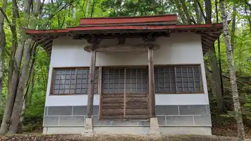 温根湯神社の建物その他