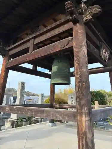 成願寺の{uncategorized: "未分類", other: "その他", undefined: "問題あり", building: "その他建物", grave: "お墓", sacred_gate: "鳥居", guardian: "狛犬", statue: "像", buddha: "仏像", history: "歴史", nature: "自然", garden: "庭園", animal: "動物", pagoda: "塔", temizu: "手水舎", mountain_gate: "山門・神門", sanctuary: "本殿・本堂", subordinate: "末社・摂社", art: "芸術", scenery: "景色", jizo: "地蔵", ema: "絵馬", goshuin: "御朱印", omikuji: "おみくじ", items: "授与品その他", amulet: "お守り", goshuincho: "御朱印帳", eats: "食事", festival: "お祭り", votive_dance: "神楽", shichigosan: "七五三参", wedding: "結婚式", experience: "体験その他", initially: "初詣", around: "周辺", anti_infection: "感染症対策"}