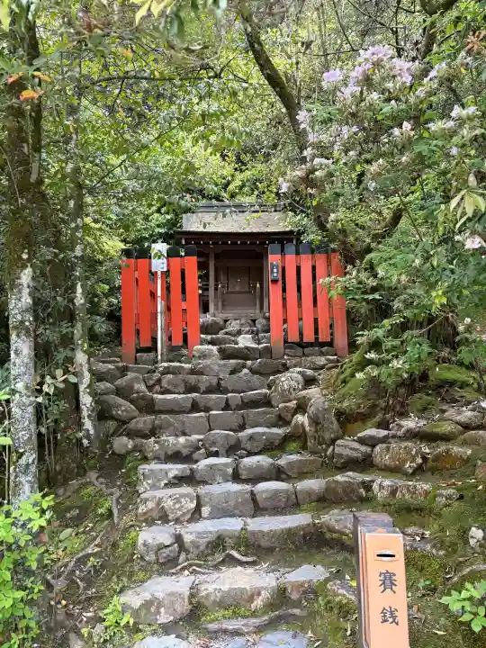 賀茂別雷神社(上賀茂神社)の{uncategorized: "未分類", other: "その他", undefined: "問題あり", building: "その他建物", grave: "お墓", sacred_gate: "鳥居", guardian: "狛犬", statue: "像", buddha: "仏像", history: "歴史", nature: "自然", garden: "庭園", animal: "動物", pagoda: "塔", temizu: "手水舎", mountain_gate: "山門・神門", sanctuary: "本殿・本堂", subordinate: "末社・摂社", art: "芸術", scenery: "景色", jizo: "地蔵", ema: "絵馬", goshuin: "御朱印", omikuji: "おみくじ", items: "授与品その他", amulet: "お守り", goshuincho: "御朱印帳", eats: "食事", festival: "お祭り", votive_dance: "神楽", shichigosan: "七五三参", wedding: "結婚式", experience: "体験その他", initially: "初詣", around: "周辺", anti_infection: "感染症対策"}