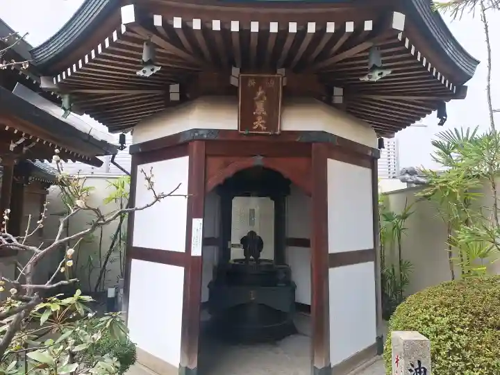 善導寺の{uncategorized: "未分類", other: "その他", undefined: "問題あり", building: "その他建物", grave: "お墓", sacred_gate: "鳥居", guardian: "狛犬", statue: "像", buddha: "仏像", history: "歴史", nature: "自然", garden: "庭園", animal: "動物", pagoda: "塔", temizu: "手水舎", mountain_gate: "山門・神門", sanctuary: "本殿・本堂", subordinate: "末社・摂社", art: "芸術", scenery: "景色", jizo: "地蔵", ema: "絵馬", goshuin: "御朱印", omikuji: "おみくじ", items: "授与品その他", amulet: "お守り", goshuincho: "御朱印帳", eats: "食事", festival: "お祭り", votive_dance: "神楽", shichigosan: "七五三参", wedding: "結婚式", experience: "体験その他", initially: "初詣", around: "周辺", anti_infection: "感染症対策"}