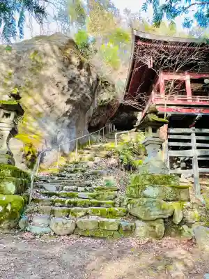 岩井堂（圓融寺境外観音堂）の{uncategorized: "未分類", other: "その他", undefined: "問題あり", building: "その他建物", grave: "お墓", sacred_gate: "鳥居", guardian: "狛犬", statue: "像", buddha: "仏像", history: "歴史", nature: "自然", garden: "庭園", animal: "動物", pagoda: "塔", temizu: "手水舎", mountain_gate: "山門・神門", sanctuary: "本殿・本堂", subordinate: "末社・摂社", art: "芸術", scenery: "景色", jizo: "地蔵", ema: "絵馬", goshuin: "御朱印", omikuji: "おみくじ", items: "授与品その他", amulet: "お守り", goshuincho: "御朱印帳", eats: "食事", festival: "お祭り", votive_dance: "神楽", shichigosan: "七五三参", wedding: "結婚式", experience: "体験その他", initially: "初詣", around: "周辺", anti_infection: "感染症対策"}