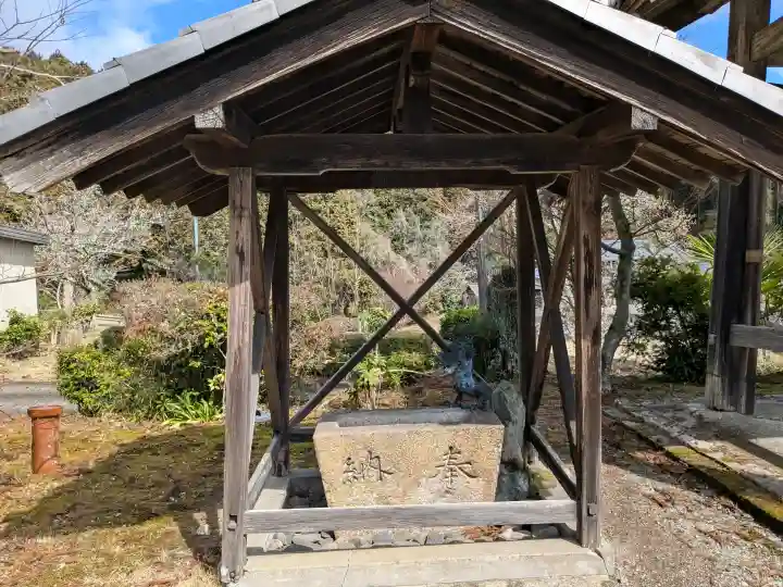 伊勢廻寺の{uncategorized: "未分類", other: "その他", undefined: "問題あり", building: "その他建物", grave: "お墓", sacred_gate: "鳥居", guardian: "狛犬", statue: "像", buddha: "仏像", history: "歴史", nature: "自然", garden: "庭園", animal: "動物", pagoda: "塔", temizu: "手水舎", mountain_gate: "山門・神門", sanctuary: "本殿・本堂", subordinate: "末社・摂社", art: "芸術", scenery: "景色", jizo: "地蔵", ema: "絵馬", goshuin: "御朱印", omikuji: "おみくじ", items: "授与品その他", amulet: "お守り", goshuincho: "御朱印帳", eats: "食事", festival: "お祭り", votive_dance: "神楽", shichigosan: "七五三参", wedding: "結婚式", experience: "体験その他", initially: "初詣", around: "周辺", anti_infection: "感染症対策"}