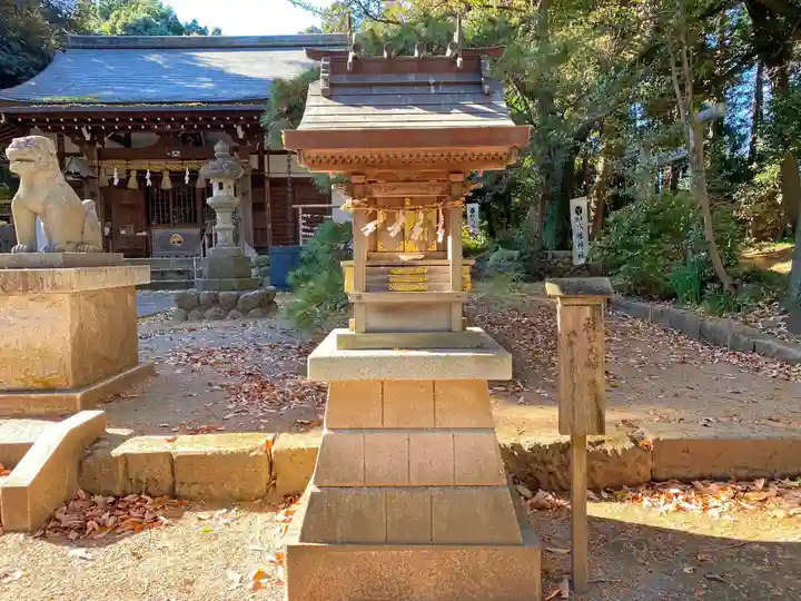 三ケ尻八幡神社の末社・摂社