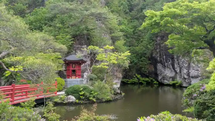 大谷寺の{uncategorized: "未分類", other: "その他", undefined: "問題あり", building: "その他建物", grave: "お墓", sacred_gate: "鳥居", guardian: "狛犬", statue: "像", buddha: "仏像", history: "歴史", nature: "自然", garden: "庭園", animal: "動物", pagoda: "塔", temizu: "手水舎", mountain_gate: "山門・神門", sanctuary: "本殿・本堂", subordinate: "末社・摂社", art: "芸術", scenery: "景色", jizo: "地蔵", ema: "絵馬", goshuin: "御朱印", omikuji: "おみくじ", items: "授与品その他", amulet: "お守り", goshuincho: "御朱印帳", eats: "食事", festival: "お祭り", votive_dance: "神楽", shichigosan: "七五三参", wedding: "結婚式", experience: "体験その他", initially: "初詣", around: "周辺", anti_infection: "感染症対策"}
