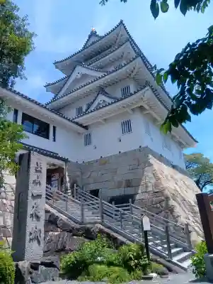 白髭神社の{uncategorized: "未分類", other: "その他", undefined: "問題あり", building: "その他建物", grave: "お墓", sacred_gate: "鳥居", guardian: "狛犬", statue: "像", buddha: "仏像", history: "歴史", nature: "自然", garden: "庭園", animal: "動物", pagoda: "塔", temizu: "手水舎", mountain_gate: "山門・神門", sanctuary: "本殿・本堂", subordinate: "末社・摂社", art: "芸術", scenery: "景色", jizo: "地蔵", ema: "絵馬", goshuin: "御朱印", omikuji: "おみくじ", items: "授与品その他", amulet: "お守り", goshuincho: "御朱印帳", eats: "食事", festival: "お祭り", votive_dance: "神楽", shichigosan: "七五三参", wedding: "結婚式", experience: "体験その他", initially: "初詣", around: "周辺", anti_infection: "感染症対策"}