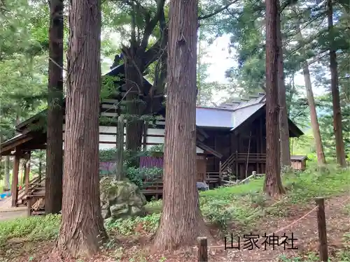 山家神社の本殿・本堂