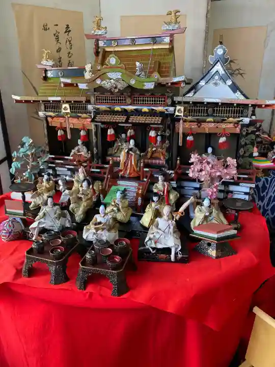 宇佐八幡宮の{uncategorized: "未分類", other: "その他", undefined: "問題あり", building: "その他建物", grave: "お墓", sacred_gate: "鳥居", guardian: "狛犬", statue: "像", buddha: "仏像", history: "歴史", nature: "自然", garden: "庭園", animal: "動物", pagoda: "塔", temizu: "手水舎", mountain_gate: "山門・神門", sanctuary: "本殿・本堂", subordinate: "末社・摂社", art: "芸術", scenery: "景色", jizo: "地蔵", ema: "絵馬", goshuin: "御朱印", omikuji: "おみくじ", items: "授与品その他", amulet: "お守り", goshuincho: "御朱印帳", eats: "食事", festival: "お祭り", votive_dance: "神楽", shichigosan: "七五三参", wedding: "結婚式", experience: "体験その他", initially: "初詣", around: "周辺", anti_infection: "感染症対策"}